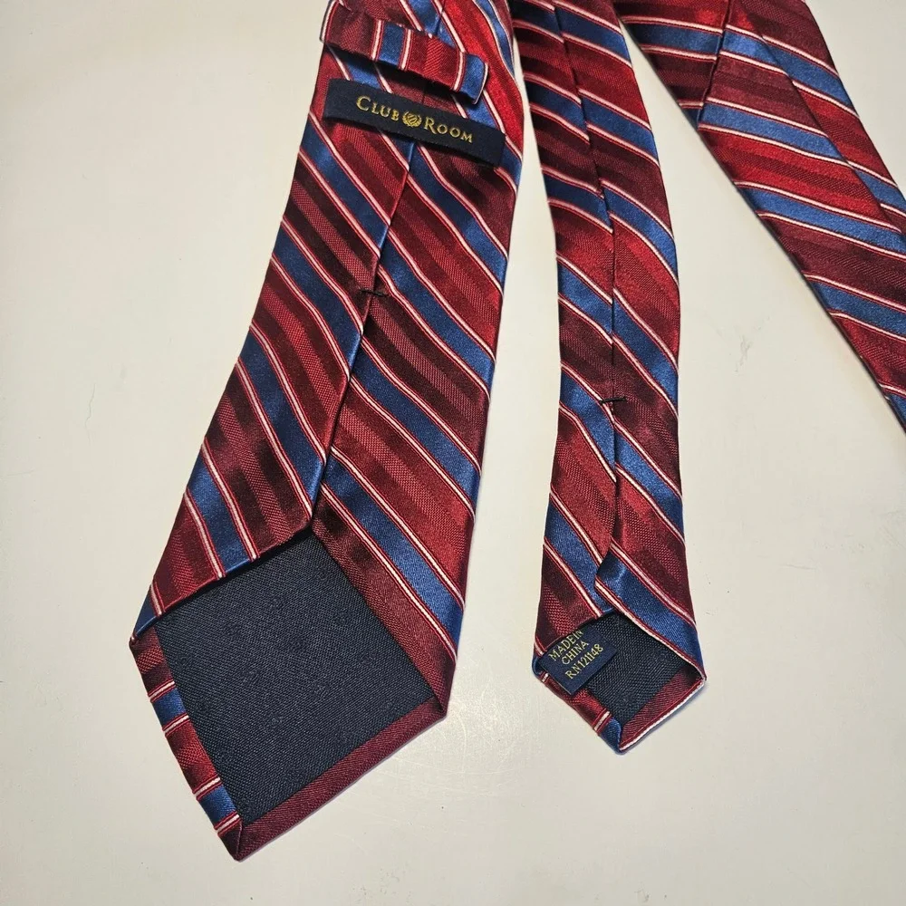 Club Room Mens Silk Necktie Burgundy Red Navy Blue Striped Classic Tie‎